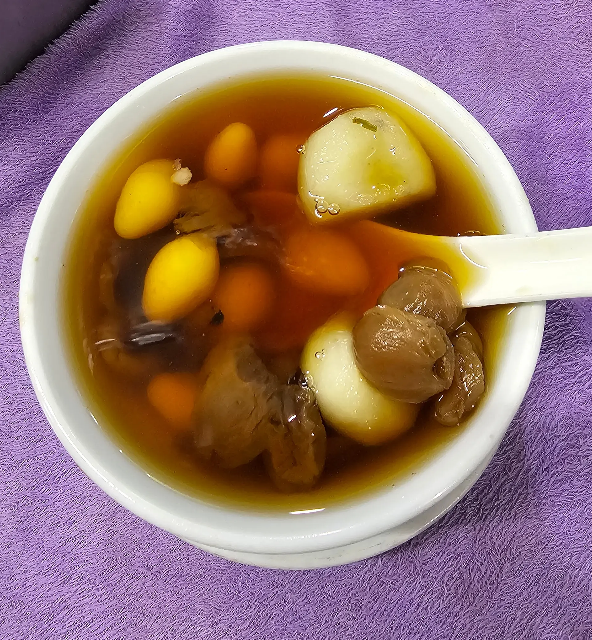 Hình ảnh Chè bạch quả - củ năng - nhãn nhục