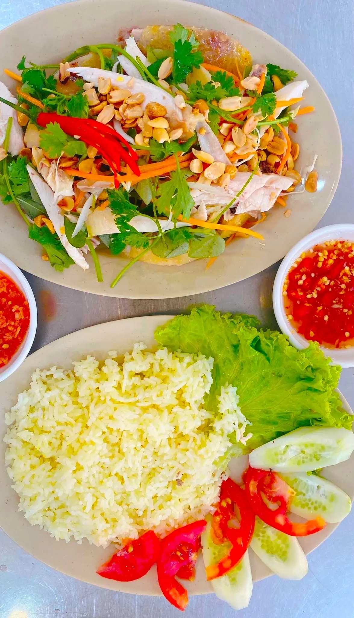Hình ảnh cơm gỏi 1 người ăn 