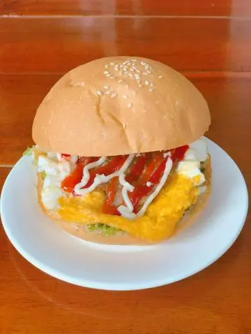 Hình ảnh Hambuger Trứng Ốp La chà bông 