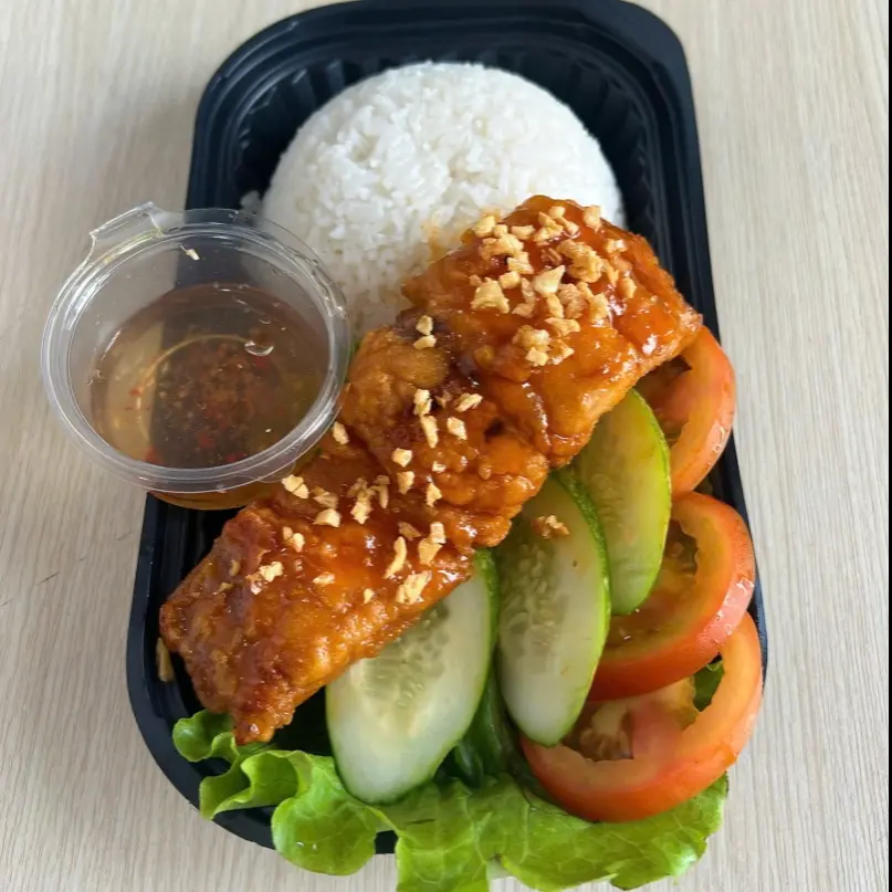 Hình ảnh Cơm phi lê Cá Cam sốt bơ tỏi