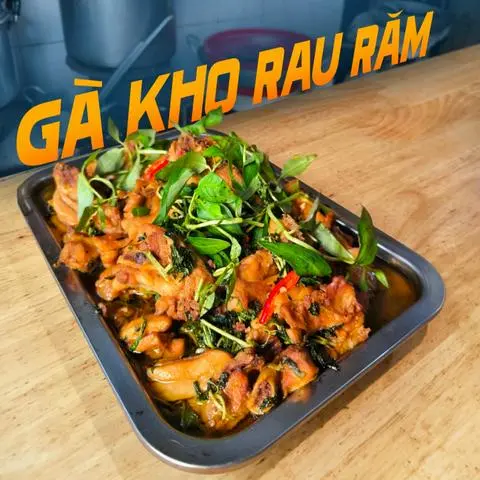 Hình ảnh Gà kho rau răm