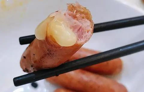 Hình ảnh Xúc xích phô mai