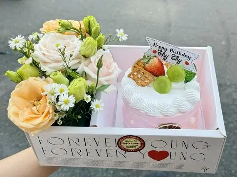 Hình ảnh Set bánh và Hoa tươi mẫu 1