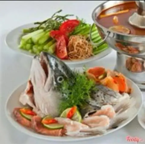 Hình ảnh Lẩu Đầu Cá Hồi Vừa (2-3 Người Ăn)