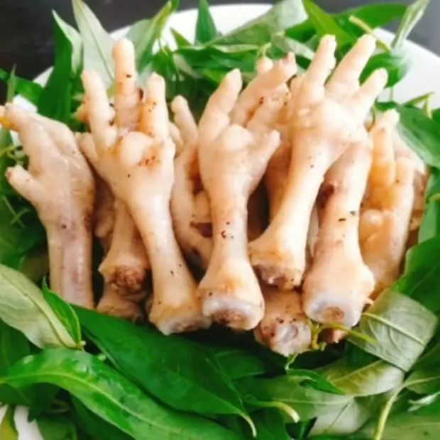 Hình ảnh 10 Chân Gà Ta Hấp Lá Chanh 