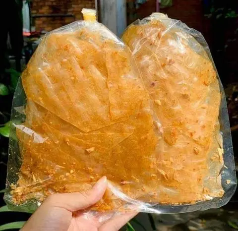 Hình ảnh Bánh Tráng Muối Tỏi Xìke đỏ
