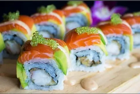 Hình ảnh Cuộn Lươn Nhật Và Cá Ngừ Hấp