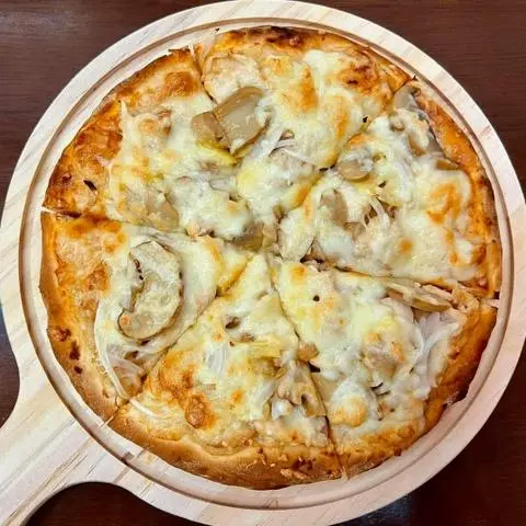 Hình ảnh Pizza Gà Nấm Size 19cm