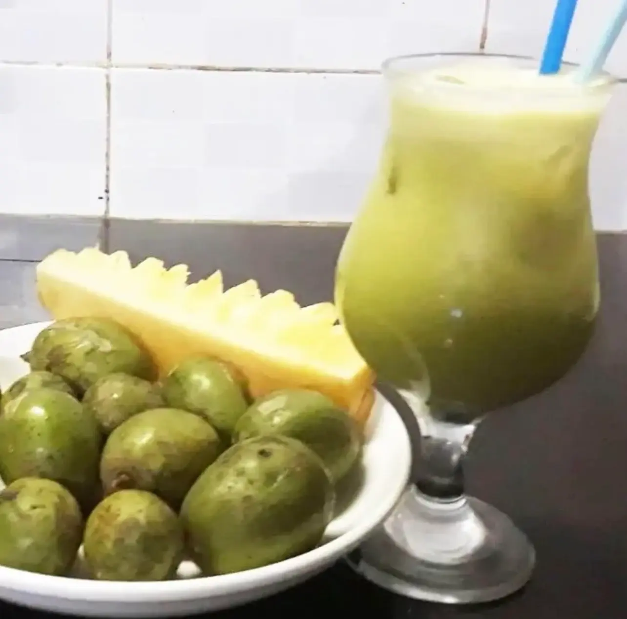 Hình ảnh Nước Ép Thơm Cóc