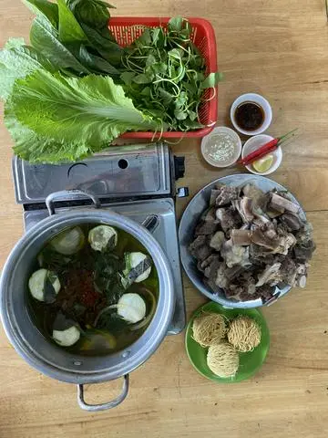 Hình ảnh lẩu xí quách sườn sụn 