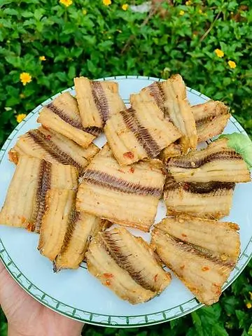 Hình ảnh Cơm Cá Hố Một Nắng Chiên Giòn