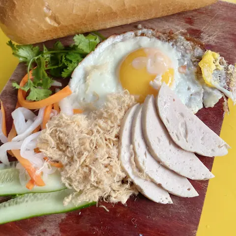 Hình ảnh Bánh mì Pate - Ốp la - Chả lụa - Chà bông