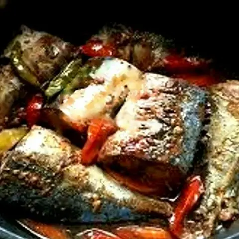 Hình ảnh Cơm cá nục kho