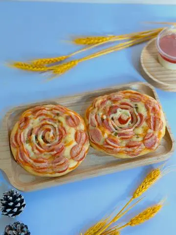 Hình ảnh Bánh mì xúc xích lát