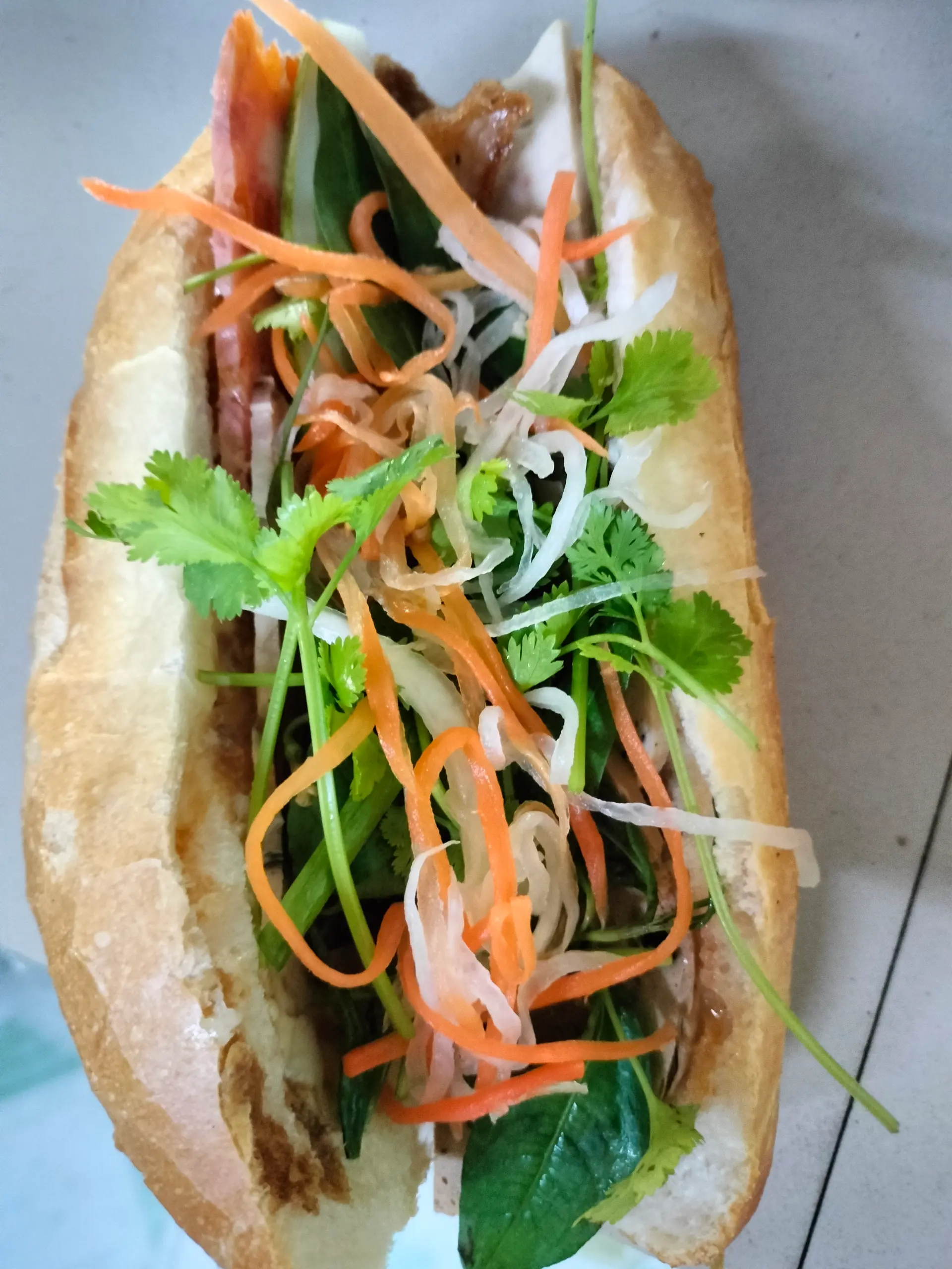 Hình ảnh Bánh mì thịt xá xíu , chả 
