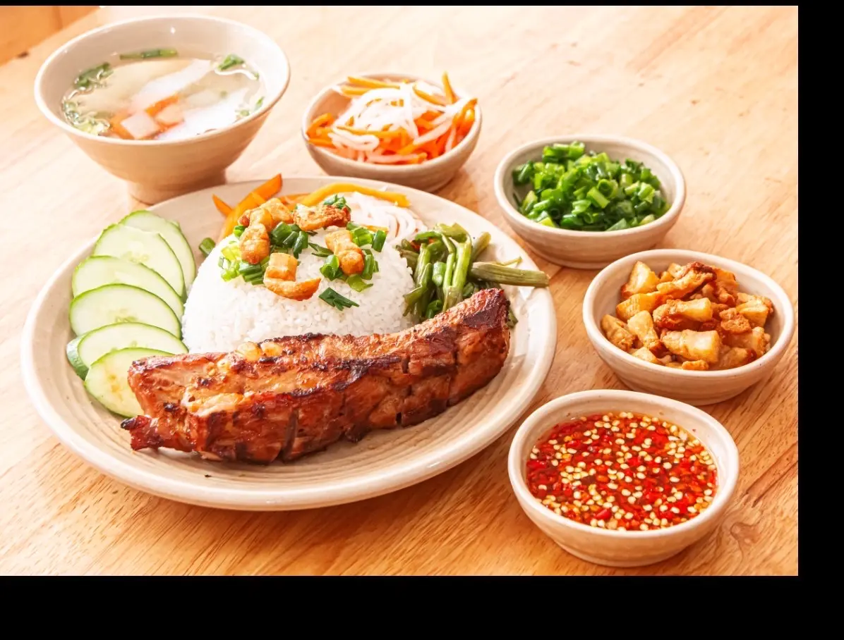Hình ảnh Cơm tấm Sườn Cọng + Bì