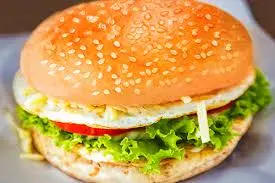 Hình ảnh 2 Burger Gà trứng kèm 2 ly coca