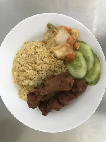 Hình ảnh Cơm chiên 2 cây dồi sụn 