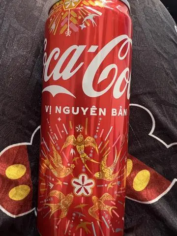 Hình ảnh Coca Cola Lon + Ly Đá Khổng Lồ 