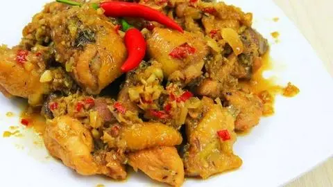 Hình ảnh Cơm gà kho sả