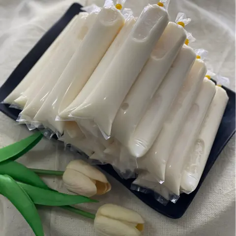 Hình ảnh Sữa chua truyền thống ( 2 bịch )