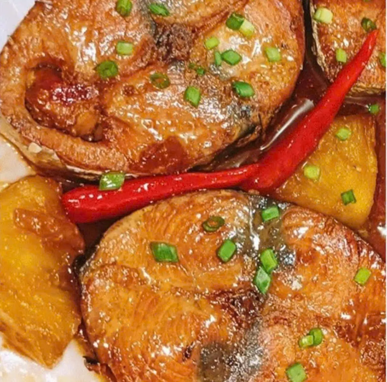 Hình ảnh Cơm cá ngừ kho thơm