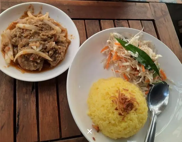 Hình ảnh Cơm nấu - gà xào sả ớt