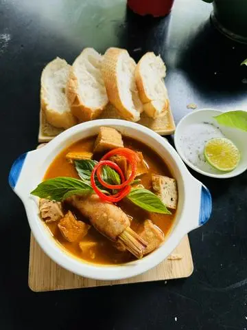 Hình ảnh Cari Ấn - bánh mì chay