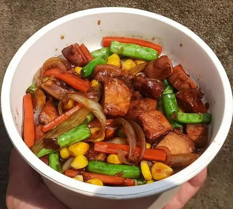 Hình ảnh Đậu Hủ Xông Khói Sốt Bibimbap