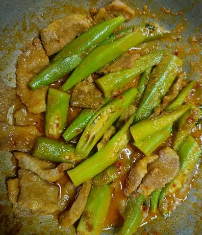 Hình ảnh VÚ HEO XÀO SA TẾ 