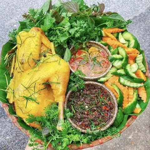 Hình ảnh Gà Ủ Muối 1/2 Con Chặt Sẵn