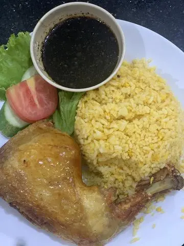 Hình ảnh Cơm chiên gà xối mỡ SỐT TIÊU ĐEN