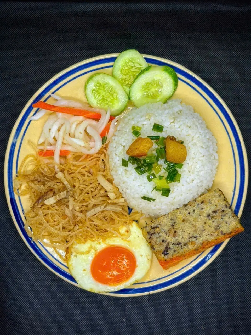 Hình ảnh Cơm tấm bì chả trứng