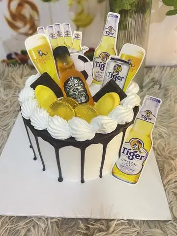 Hình ảnh bánh kem mẫu nam 15cm mã 03