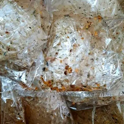 Hình ảnh Bánh tráng rong biển cháy tỏi