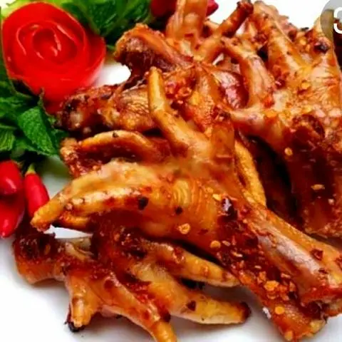 Hình ảnh Chân Gà Nướng Lớn 
