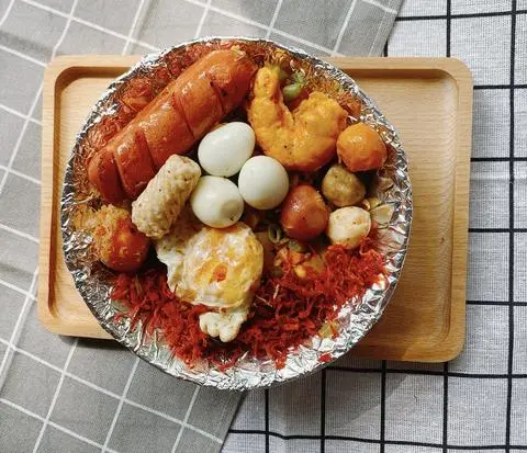 Hình ảnh Mì trộn đặc biệt full topping