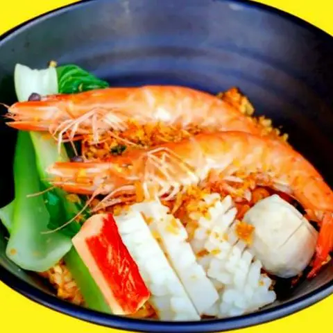 Hình ảnh Mì trộn hải sản sa tế tóp mỡ
