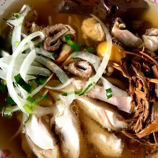 Hình ảnh Bún thịt gà - lòng