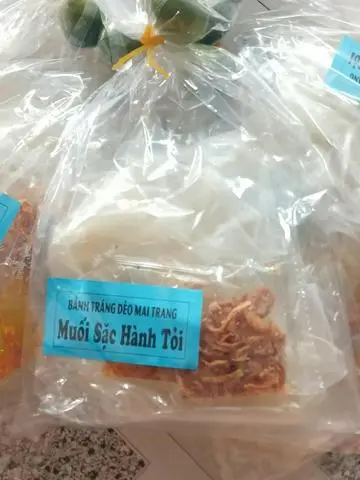 Hình ảnh Bánh Tráng Muối Sặc Hành Tỏi 