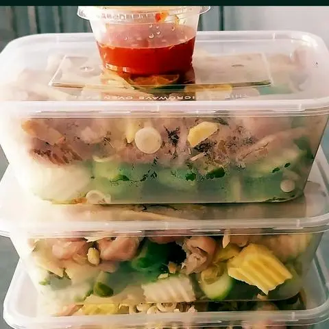 Hình ảnh Chân Gà Rút Xương Trộn Cốc Xoài 