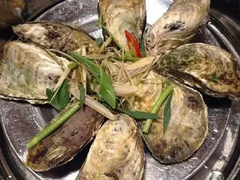 Hình ảnh 1kg hàu hấp (10-13 con)
