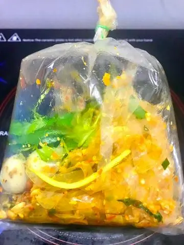 Hình ảnh Bánh tráng trộn mỡ hành 