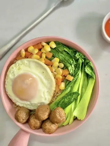 Hình ảnh Mì bò viên + trứng