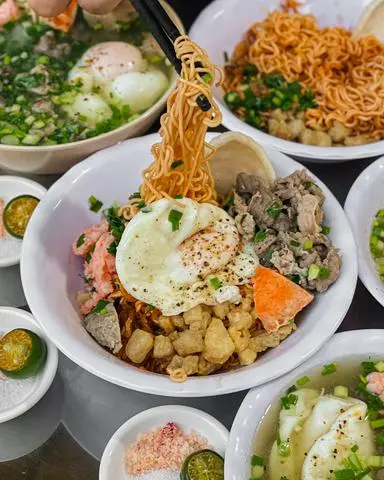 Hình ảnh Mì trộn Thập cẩm