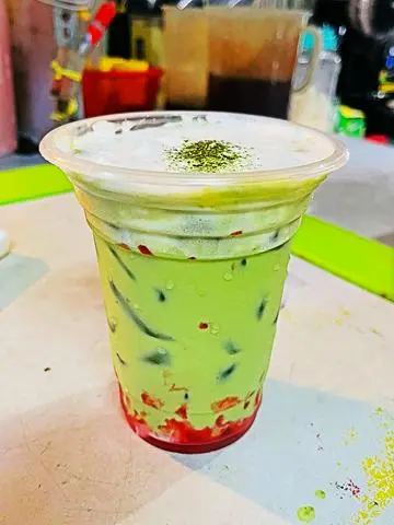 Hình ảnh Matcha Latte Dâu Kem Muối Ly Khổng Lồ 800ml