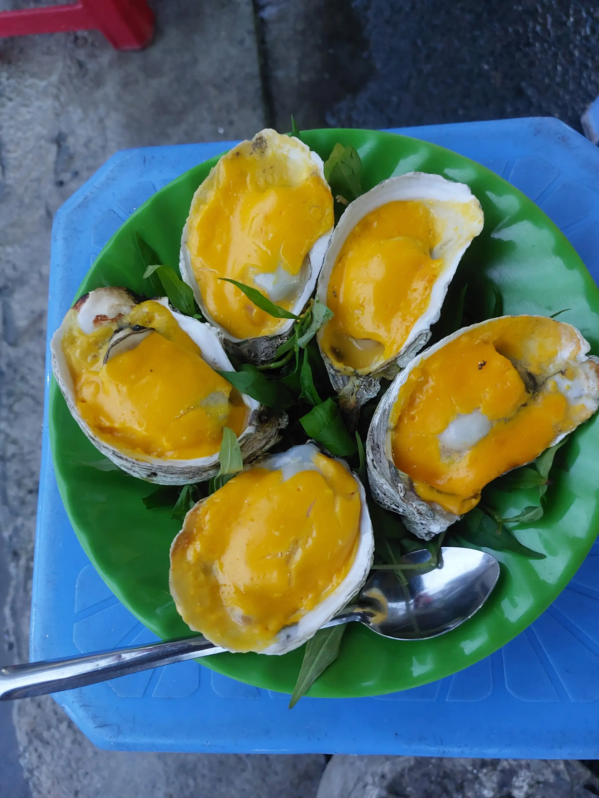 Hình ảnh Hàu trứng muối