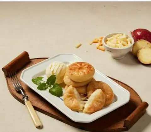 Hình ảnh Bánh Hotteok nhân phô mai tan chảy