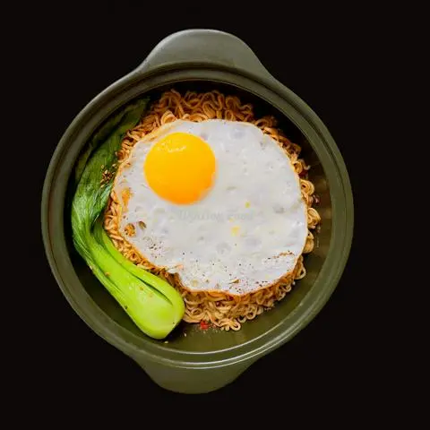Hình ảnh Mì Trộn Trứng Ốp La