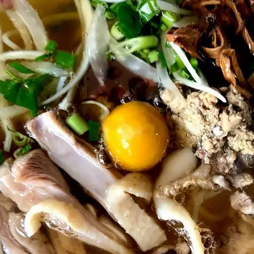 Hình ảnh Bún đùi gà - lòng gà